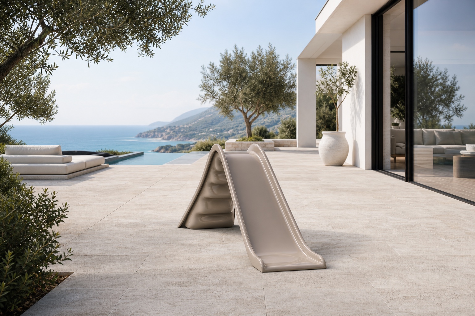 Champagne taupe Ritzy-Slide in a coastal setting